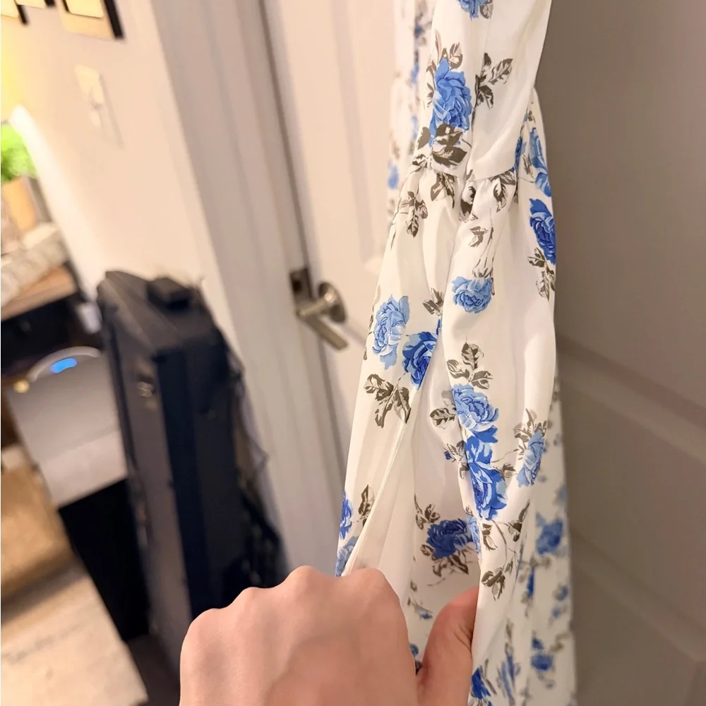 Floral Blue and White Milkmaid Dress - Picture 4 of 6